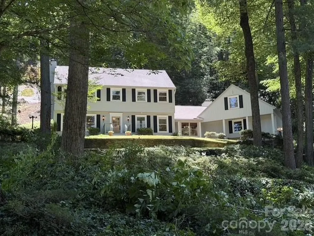 212 Estate Drive Hendersonville NC 28739