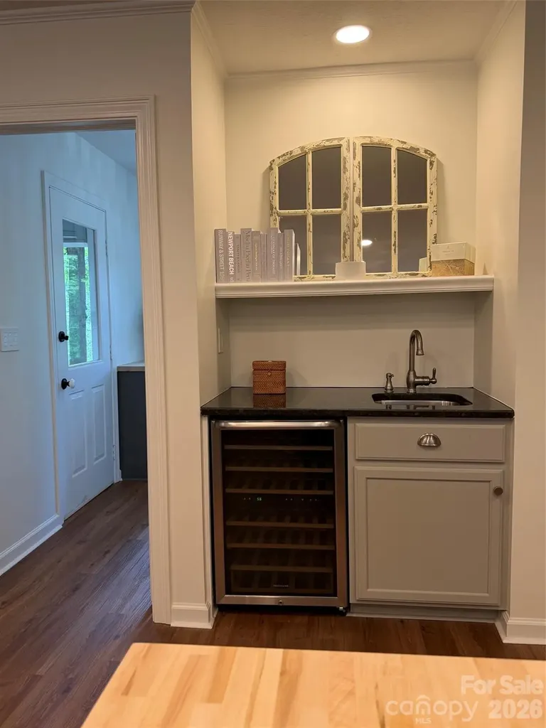 212 Estate Drive Hendersonville NC 28739