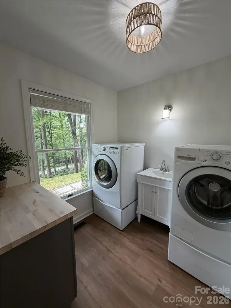 212 Estate Drive Hendersonville NC 28739