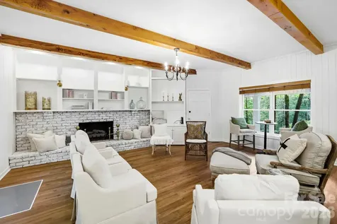 212 Estate Drive Hendersonville NC 28739