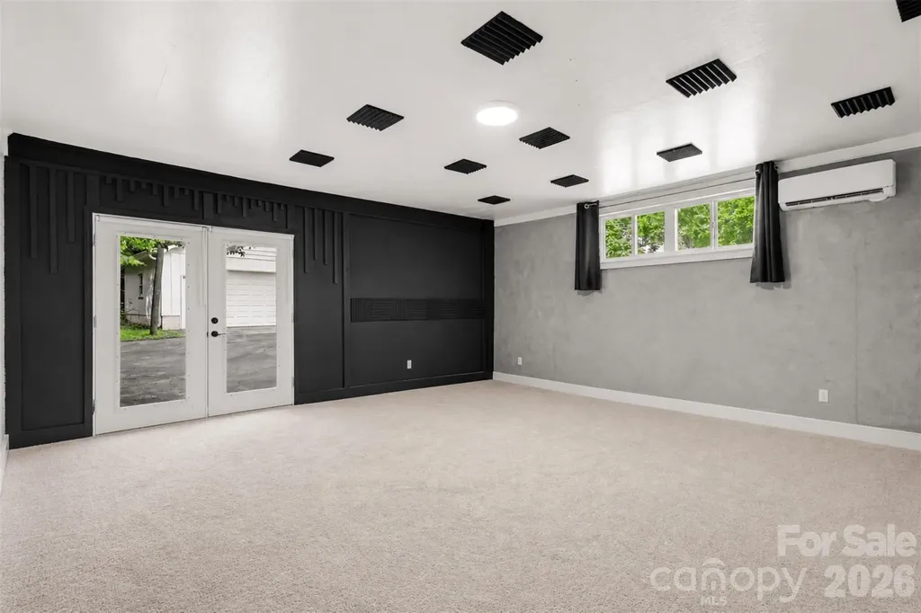 7048 Delta Lake Drive Charlotte NC 28215