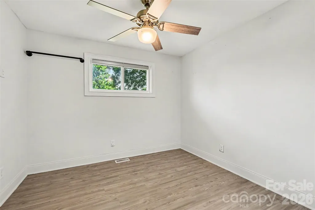 7048 Delta Lake Drive Charlotte NC 28215