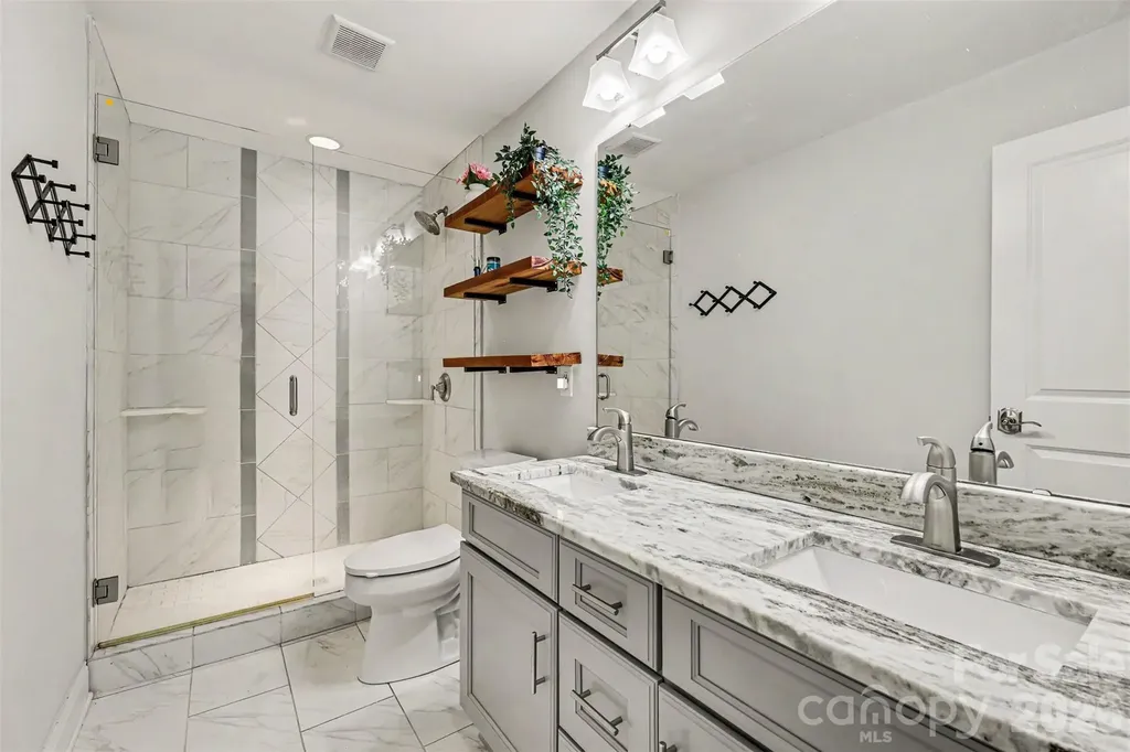 7048 Delta Lake Drive Charlotte NC 28215