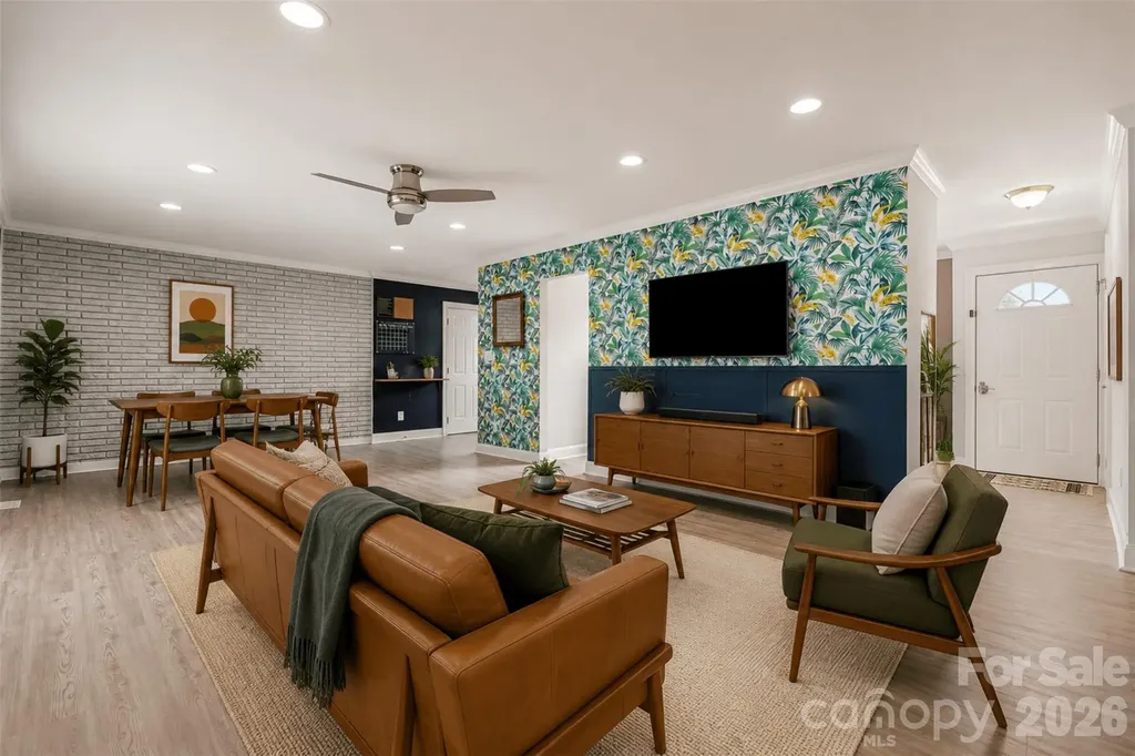 7048 Delta Lake Drive Charlotte NC 28215
