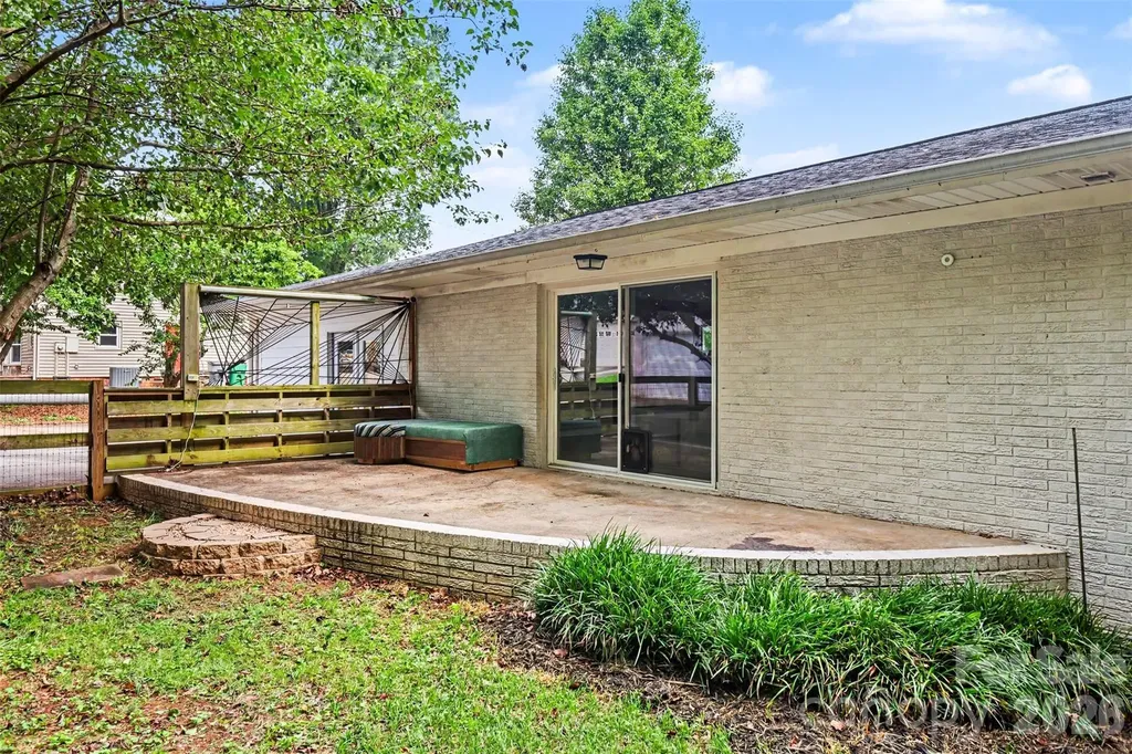 7048 Delta Lake Drive Charlotte NC 28215