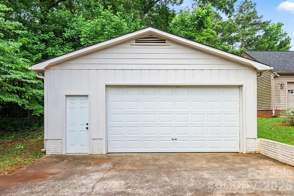 7048 Delta Lake Drive Charlotte NC 28215