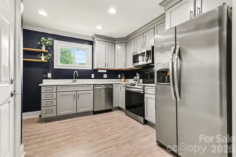 7048 Delta Lake Drive Charlotte NC 28215
