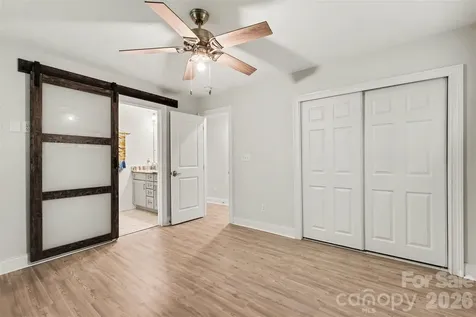 7048 Delta Lake Drive Charlotte NC 28215