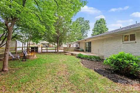 7048 Delta Lake Drive Charlotte NC 28215