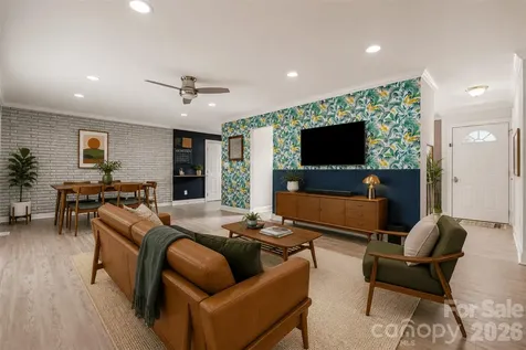 7048 Delta Lake Drive Charlotte NC 28215