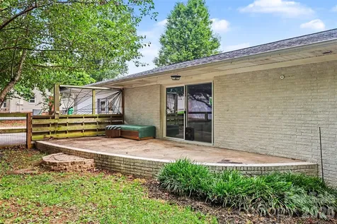 7048 Delta Lake Drive Charlotte NC 28215
