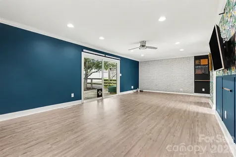 7048 Delta Lake Drive Charlotte NC 28215