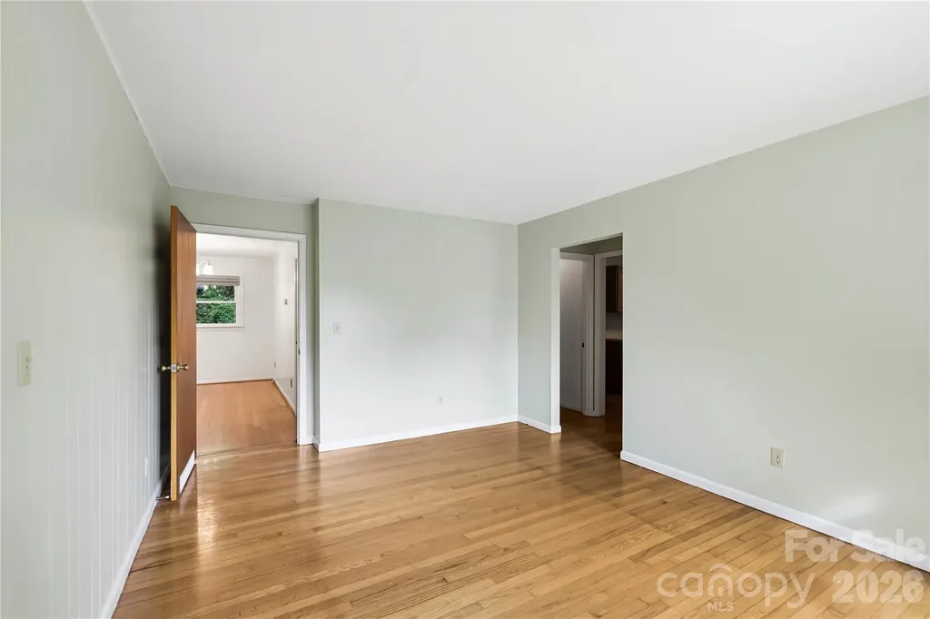 421 Comet Drive Hendersonville NC 28791