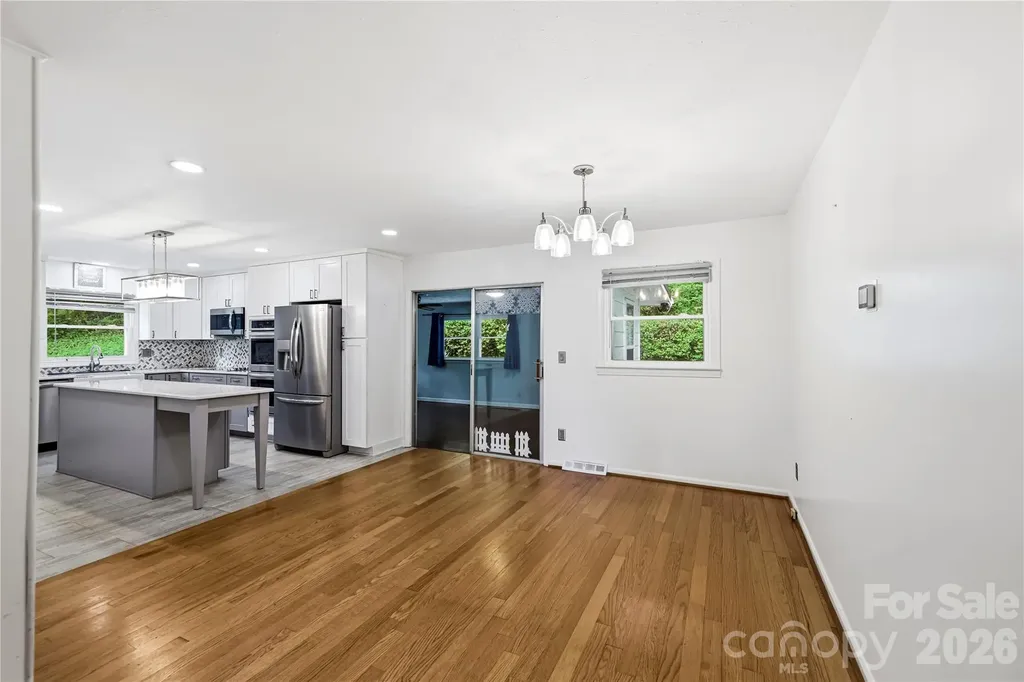 421 Comet Drive Hendersonville NC 28791