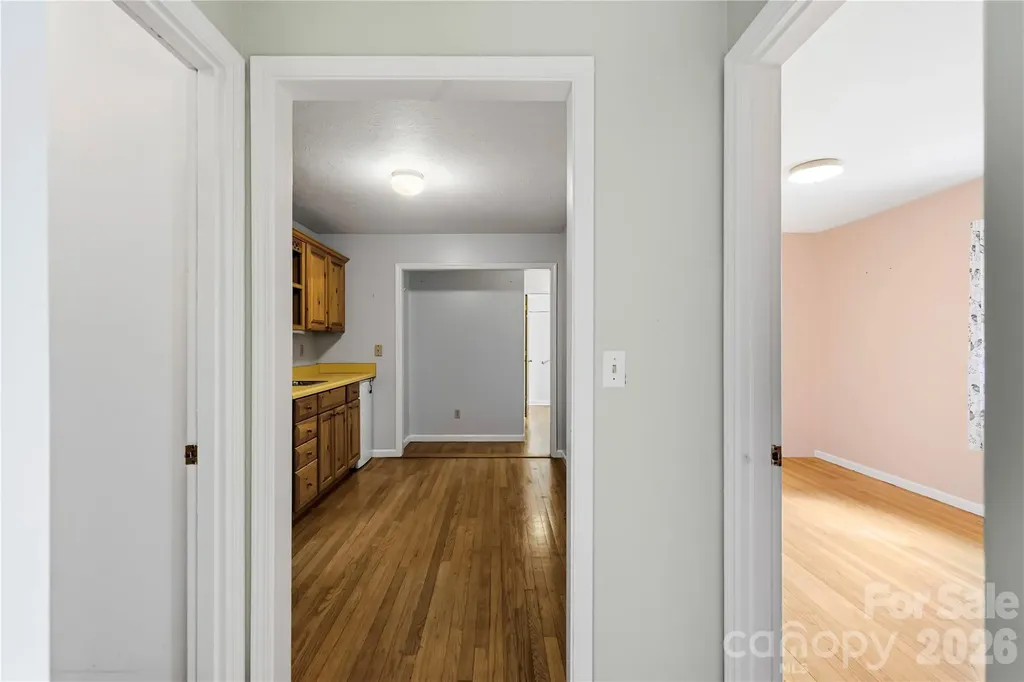 421 Comet Drive Hendersonville NC 28791