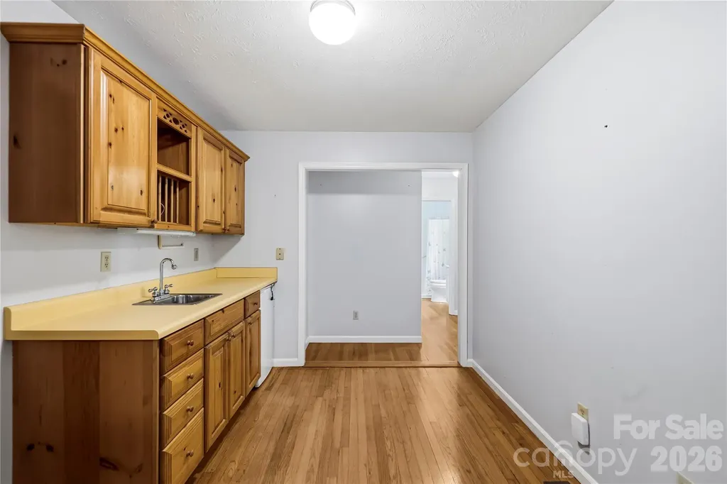 421 Comet Drive Hendersonville NC 28791