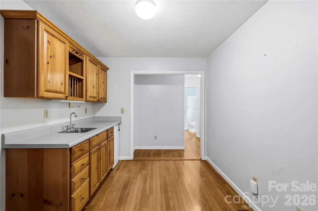 421 Comet Drive Hendersonville NC 28791