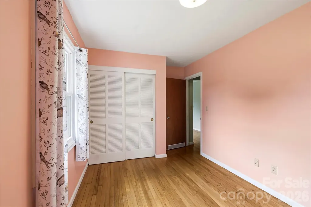 421 Comet Drive Hendersonville NC 28791