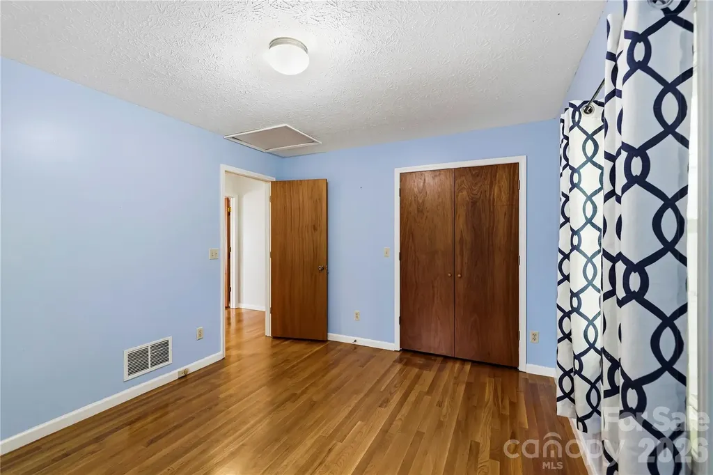 421 Comet Drive Hendersonville NC 28791