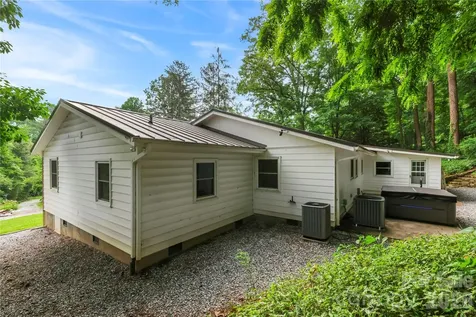 421 Comet Drive Hendersonville NC 28791