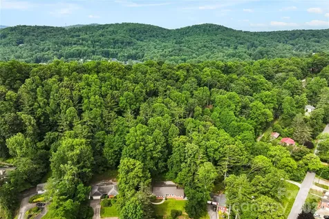 421 Comet Drive Hendersonville NC 28791