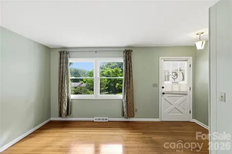 421 Comet Drive Hendersonville NC 28791