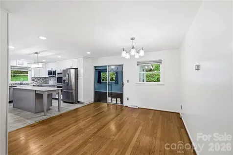 421 Comet Drive Hendersonville NC 28791