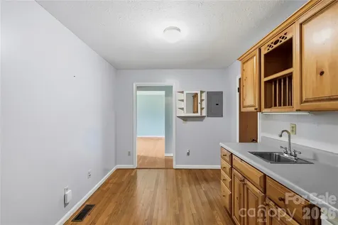 421 Comet Drive Hendersonville NC 28791
