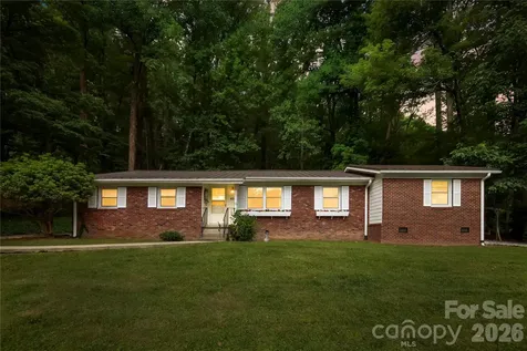421 Comet Drive Hendersonville NC 28791