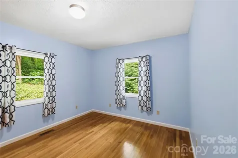 421 Comet Drive Hendersonville NC 28791