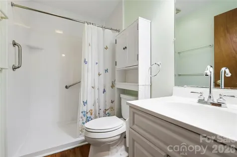 421 Comet Drive Hendersonville NC 28791