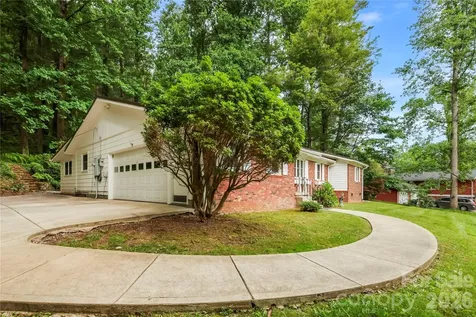 421 Comet Drive Hendersonville NC 28791