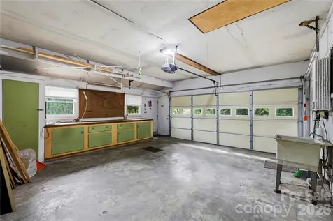 421 Comet Drive Hendersonville NC 28791