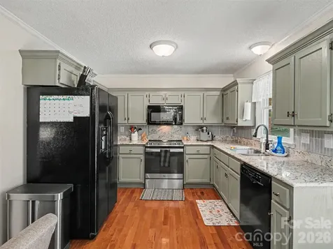 1009 Autumn Lane Concord NC 28025