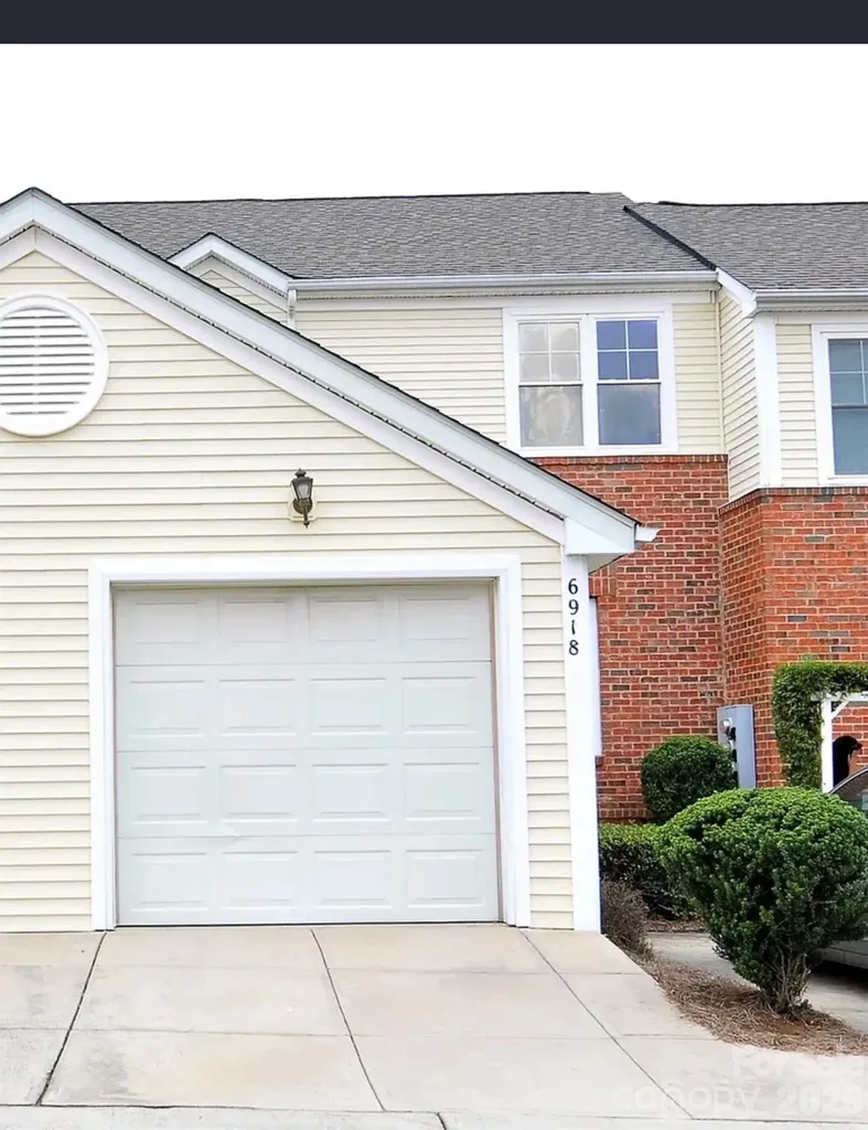 6918 Misty Pine Lane Charlotte NC 28217
