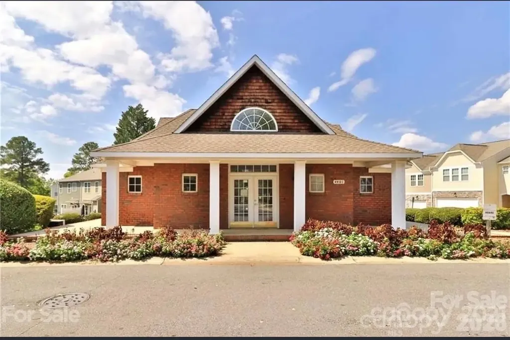 6918 Misty Pine Lane Charlotte NC 28217