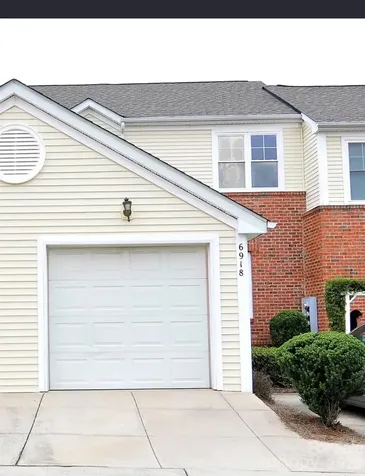 6918 Misty Pine Lane Charlotte NC 28217
