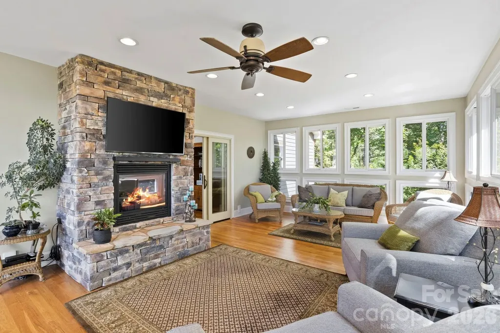 426 Eagle Ridge Road Zirconia NC 28790