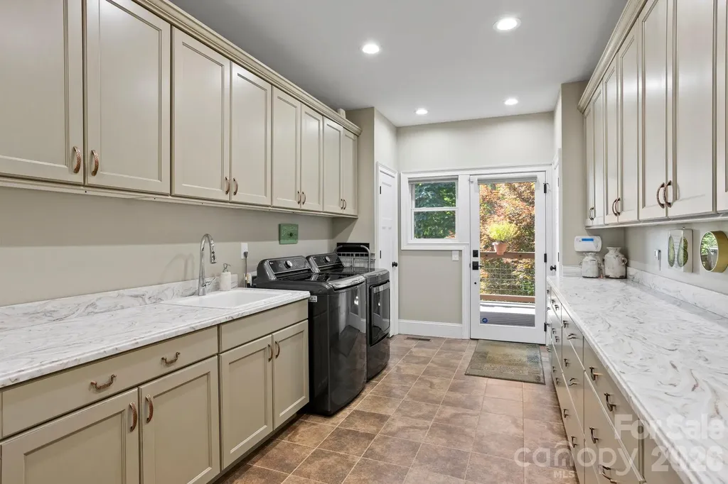 426 Eagle Ridge Road Zirconia NC 28790