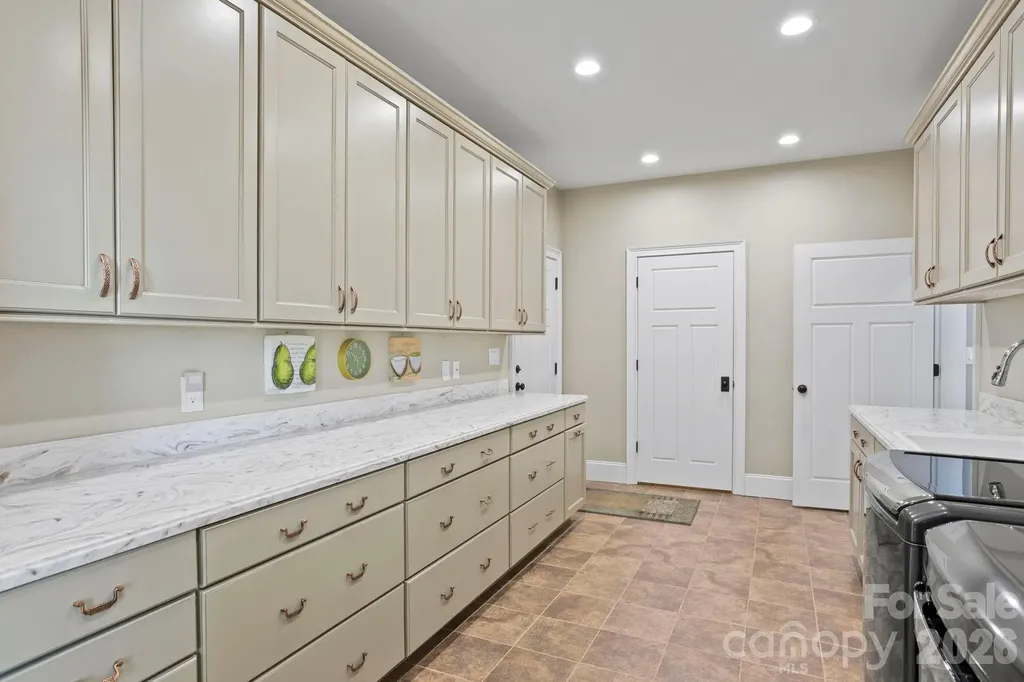 426 Eagle Ridge Road Zirconia NC 28790