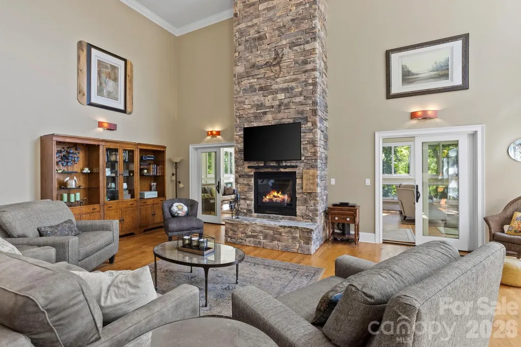 426 Eagle Ridge Road Zirconia NC 28790