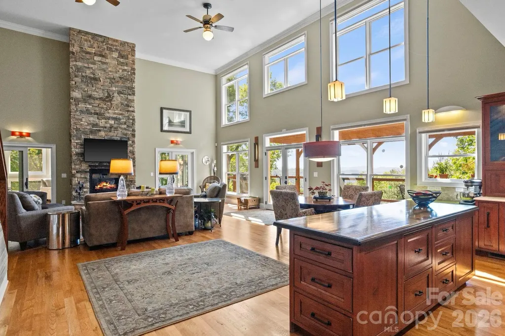 426 Eagle Ridge Road Zirconia NC 28790