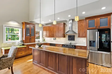 426 Eagle Ridge Road Zirconia NC 28790