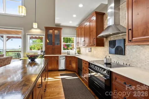 426 Eagle Ridge Road Zirconia NC 28790
