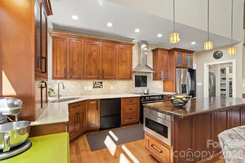 426 Eagle Ridge Road Zirconia NC 28790