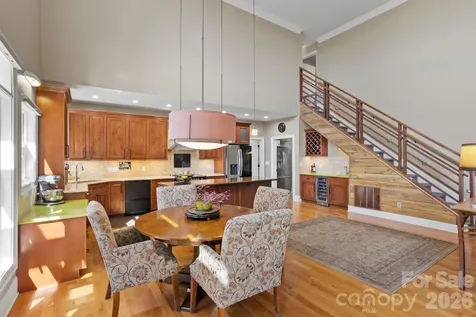 426 Eagle Ridge Road Zirconia NC 28790
