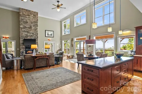 426 Eagle Ridge Road Zirconia NC 28790