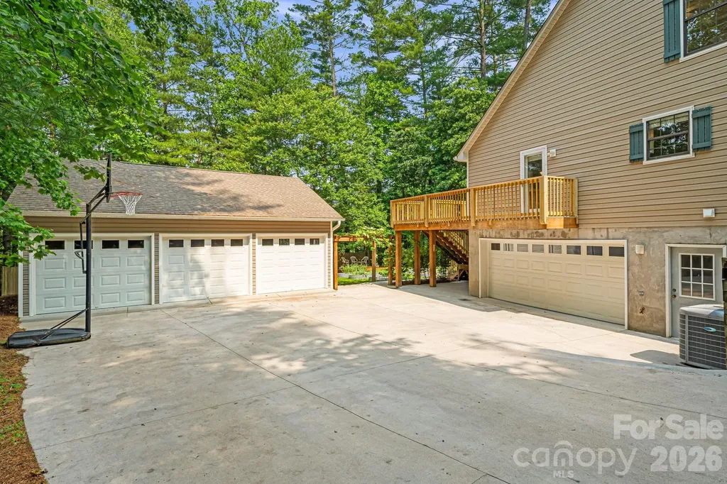 212 Riva Ridge Drive Fairview NC 28730