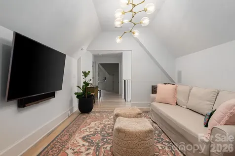 3020 Whiting Avenue Charlotte NC 28205