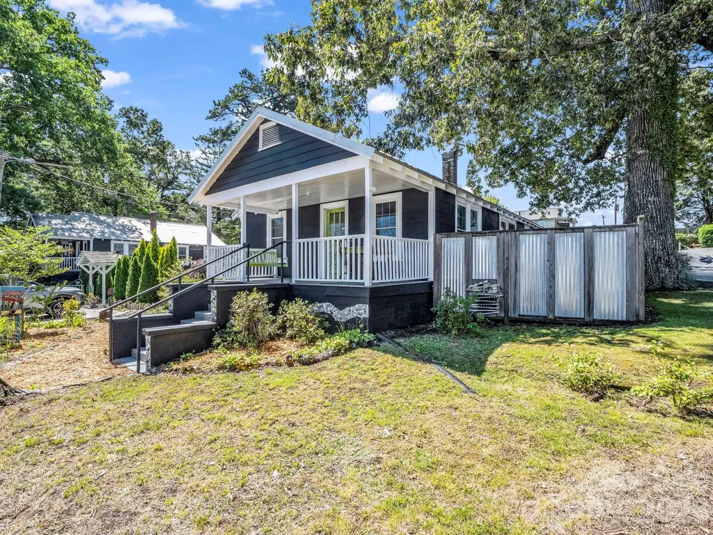 302 Davis Street Hendersonville NC 28739